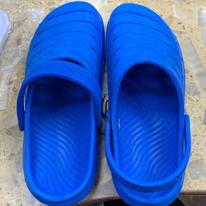 Mens royal blue crocs